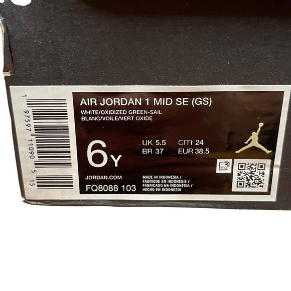 Nike Air Jordan Mid SE (GS) kids sneakers. White/Oxidized Green-Sail. Size 6Y. - Picture 12 of 12